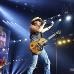 Kenny Chesney at the Mohegan Sun Arena on May 14, 2016.