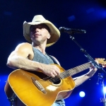 Kenny Chesney at the Mohegan Sun Arena on May 14, 2016.