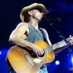 Kenny Chesney at the Mohegan Sun Arena on May 14, 2016.