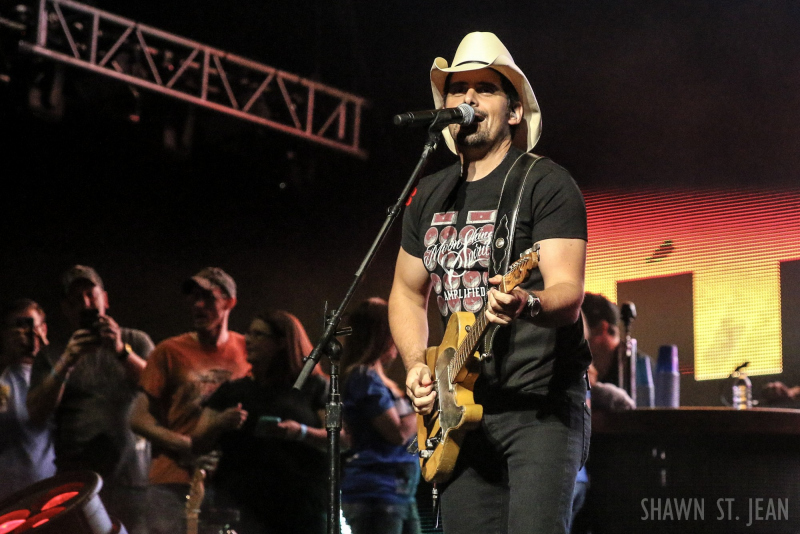 Brad Paisley in Hartford on August 6, 2017 / Photo by Shawn St. Jean