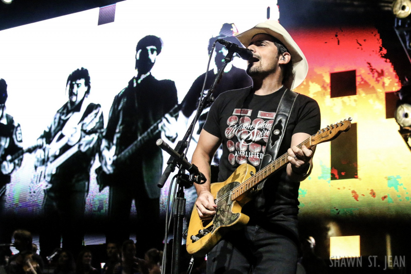 Brad Paisley in Hartford on August 6, 2017 / Photo by Shawn St. Jean