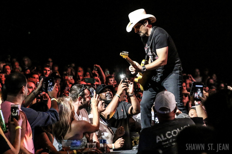 Brad Paisley in Hartford on August 6, 2017 / Photo by Shawn St. Jean