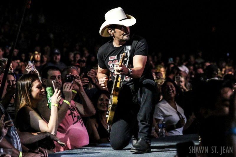 Brad Paisley in Hartford on August 6, 2017 / Photo by Shawn St. Jean