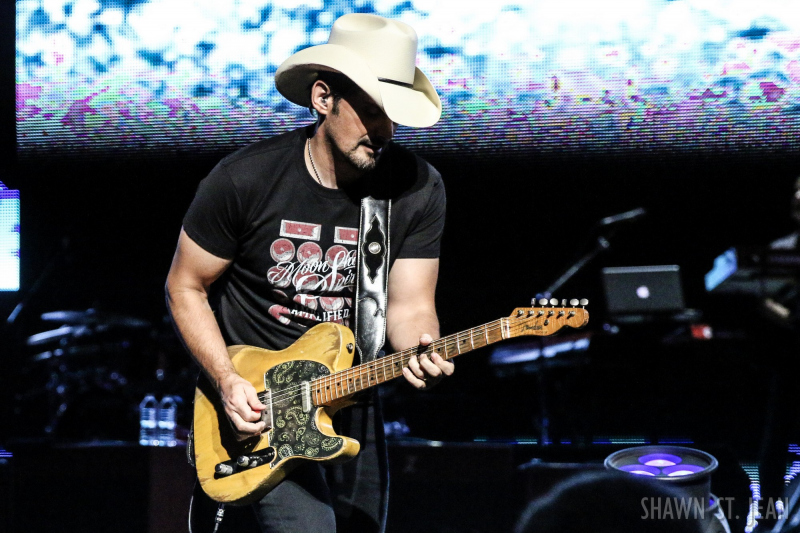 Brad Paisley in Hartford on August 6, 2017 / Photo by Shawn St. Jean