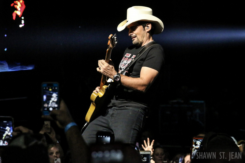 Brad Paisley in Hartford on August 6, 2017 / Photo by Shawn St. Jean