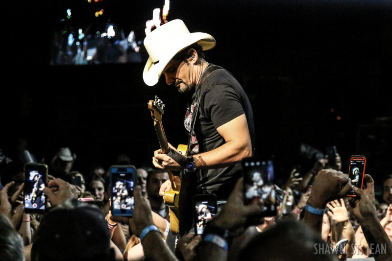 Brad Paisley in Hartford on August 6, 2017 / Photo by Shawn St. Jean