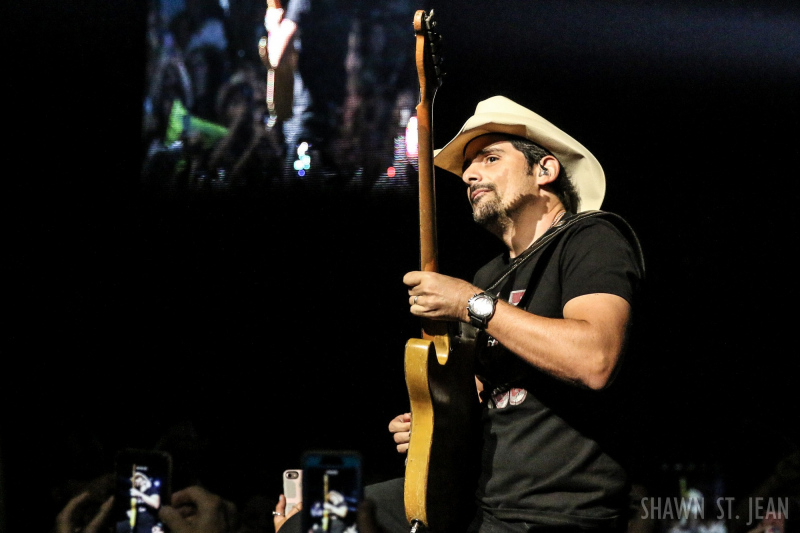 Brad Paisley in Hartford on August 6, 2017 / Photo by Shawn St. Jean