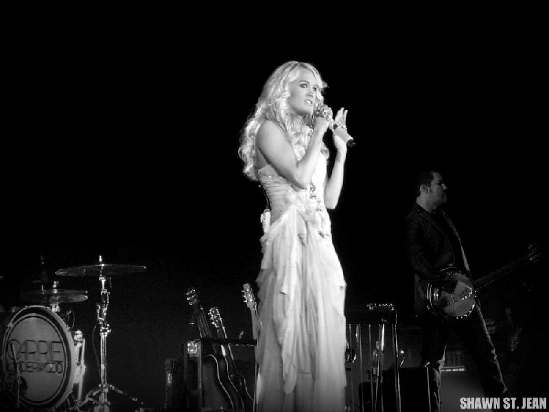 Carrie Underwood with Hunter Hayes at the Webster Bank Arena