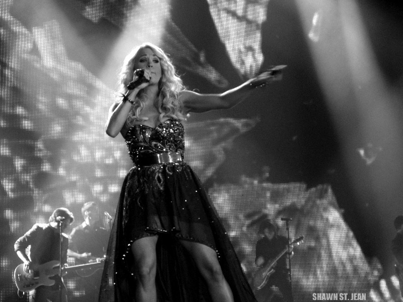 Carrie Underwood with Hunter Hayes at the Webster Bank Arena