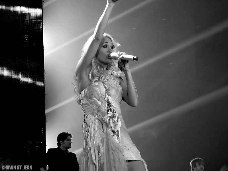 Carrie Underwood with Hunter Hayes at the Webster Bank Arena