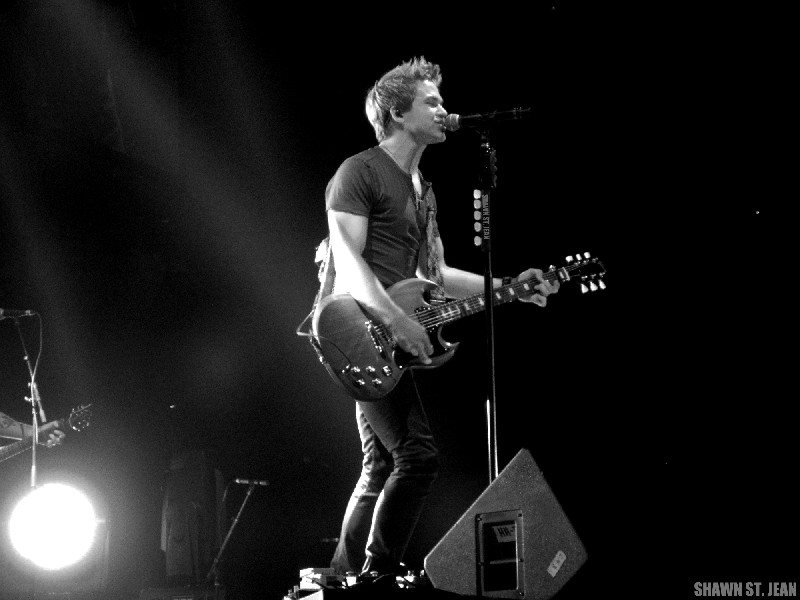 Carrie Underwood with Hunter Hayes at the Webster Bank Arena