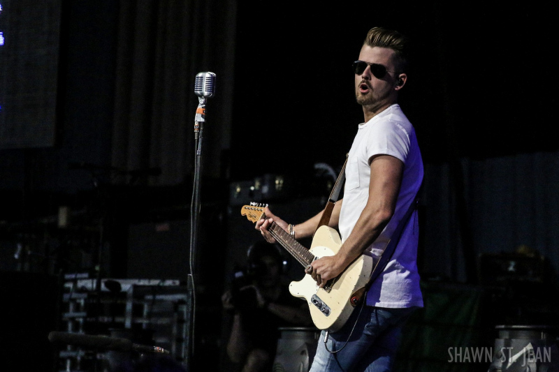 Chase Bryant opening for Brad Paisley in Hartford on August 6, 2017 / Photo by Shawn St. Jean