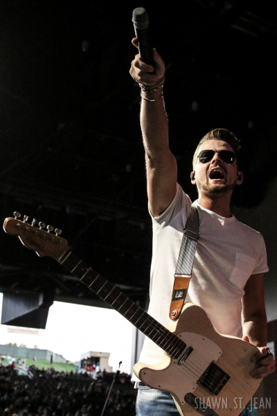 Chase Bryant opening for Brad Paisley in Hartford on August 6, 2017 / Photo by Shawn St. Jean