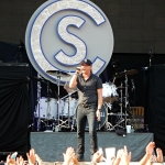 Cole Swindell performing at MetLife Stadium on August 15, 2015.