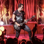 Cole Swindell's guitarist Joel Hutsell opening for Dierks Bentley at Xfinity Theatre on June 2, 2017 / Photo by Shawn St. Jean