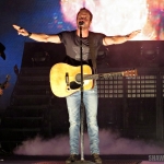 Dierks Bentley in Hartford CT on November 15, 2014.