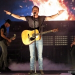 Dierks Bentley in Hartford CT on November 15, 2014.