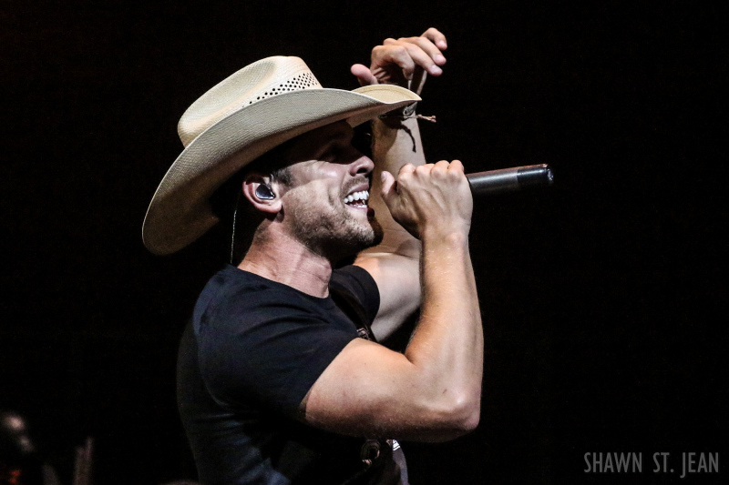 Dustin Lynch opening for Brad Paisley in Hartford on August 6, 2017 / Photo by Shawn St. Jean