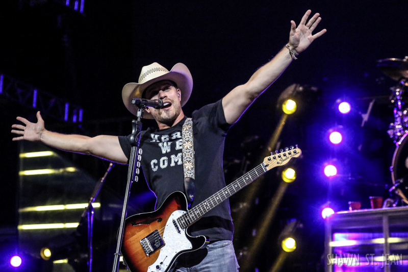 Dustin Lynch opening for Brad Paisley in Hartford on August 6, 2017 / Photo by Shawn St. Jean
