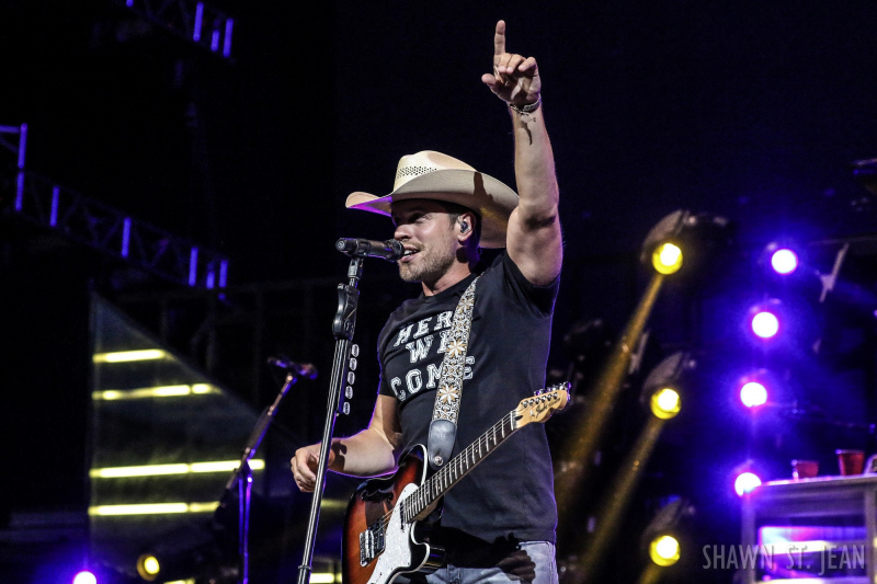 Dustin Lynch opening for Brad Paisley in Hartford on August 6, 2017 / Photo by Shawn St. Jean