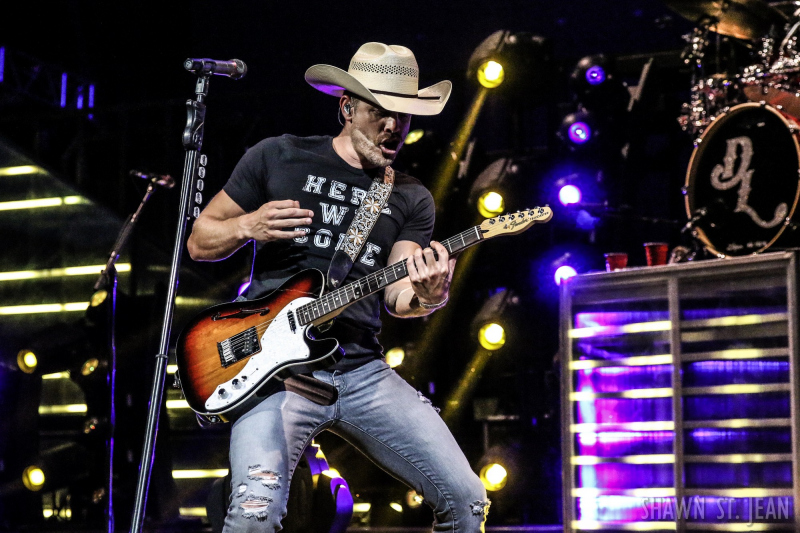 Dustin Lynch opening for Brad Paisley in Hartford on August 6, 2017 / Photo by Shawn St. Jean