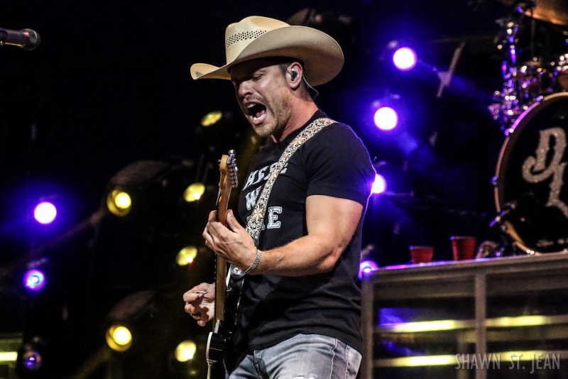 Dustin Lynch opening for Brad Paisley in Hartford on August 6, 2017 / Photo by Shawn St. Jean