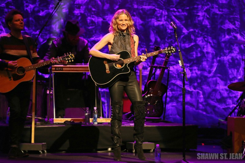 Jennifer Nettles on the CMT Next Women of Country Tour at the Beacon Theatre in NYC on January 20, 2016.