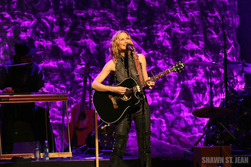 Jennifer Nettles on the CMT Next Women of Country Tour at the Beacon Theatre in NYC on January 20, 2016.