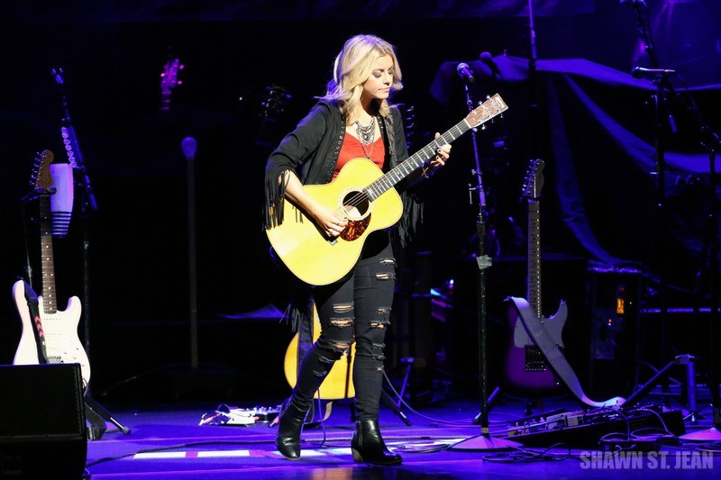 Lindsay Ell on the CMT Next Women of Country Tour at the Beacon Theatre in NYC on January 20, 2016.