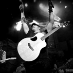 Jerrod Niemann at the Mohegan Sun Wolf Den in Uncasville, CT on May 23, 2015.