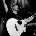 Jerrod Niemann at the Mohegan Sun Wolf Den in Uncasville, CT on May 23, 2015.