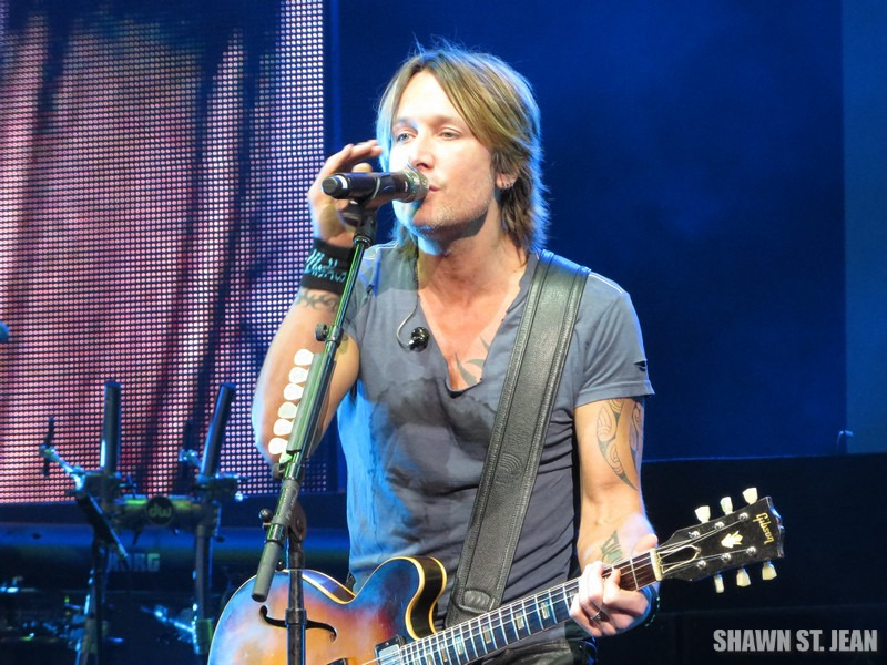 Keith Urban at the Xfinity Theatre in Hartford CT on August 16, 2014.
