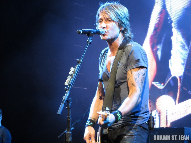Keith Urban at the Xfinity Theatre in Hartford CT on August 16, 2014.