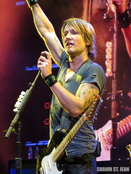 Keith Urban at the Xfinity Theatre in Hartford CT on August 16, 2014.