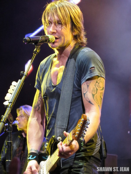 Keith Urban at the Xfinity Theatre in Hartford CT on August 16, 2014.