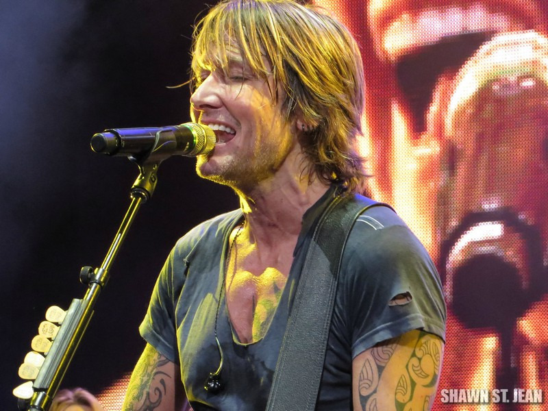 Keith Urban at the Xfinity Theatre in Hartford CT on August 16, 2014.