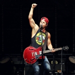Kip Moore opening for Miranda Lambert at Xfinity Theatre in Hartford CT on August 19, 2016