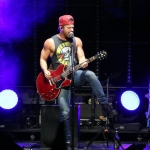 Kip Moore opening for Miranda Lambert at Xfinity Theatre in Hartford CT on August 19, 2016