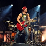 Kip Moore opening for Miranda Lambert at Xfinity Theatre in Hartford CT on August 19, 2016
