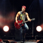 Kip Moore opening for Miranda Lambert at Xfinity Theatre in Hartford CT on August 19, 2016