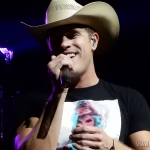 Dustin Lynch at Mohegan Sun on the 2016 Kill The Lights Tour, February 27, 2016.