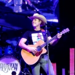 Dustin Lynch at Mohegan Sun on the 2016 Kill The Lights Tour, February 27, 2016.