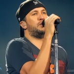 Luke Bryan at Mohegan Sun on the 2016 Kill The Lights Tour, February 27, 2016.