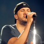 Luke Bryan at Mohegan Sun on the 2016 Kill The Lights Tour, February 27, 2016.