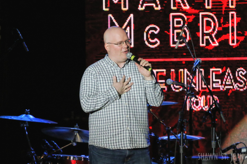 NASH FM 94.7's Jesse Addy introducing Martina McBride at the Playstation Theater in NYC on March 9, 2017.