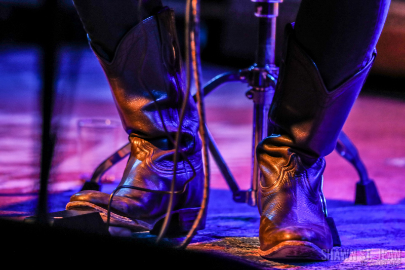 Robert Ellis opening for Jamestown Revival on The Young Man Tour in Fairfield CT on March 15, 2022. Photo by Shawn St. Jean.