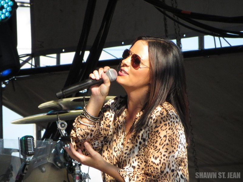 Sara Evans at the Woodstock Fair in Woodstock CT on September 1, 2014.