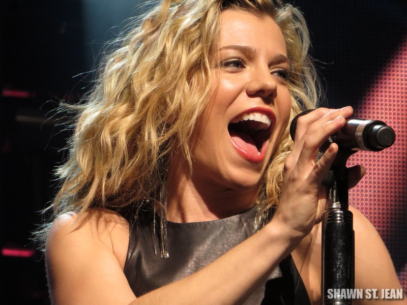 The Band Perry at the Oakdale Theatre on May 1, 2014