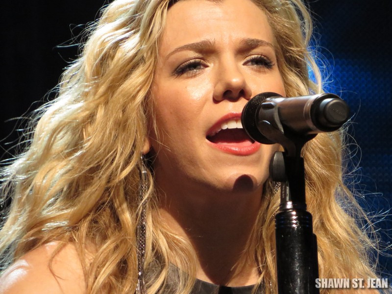 The Band Perry at the Oakdale Theatre on May 1, 2014