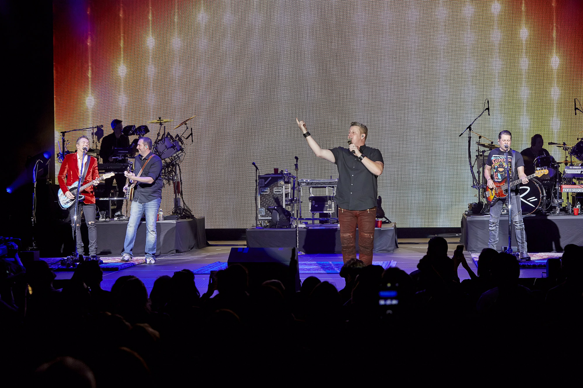 Rascal Flatts Brings Some Early Holiday Joy to NYC - TheCountryScene.com